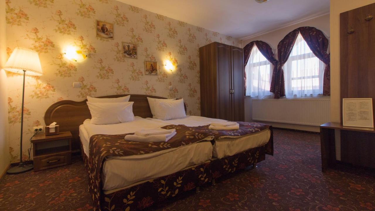Pension La Fontana Baia Mare Exterior foto